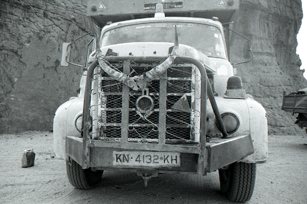 Desert Truck 01 c. Patrick Vian&egrave;s 2006