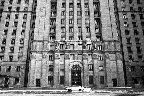 Moscow Car Parked For Too Long 01 c. Patrick Vian&egrave;s 2006